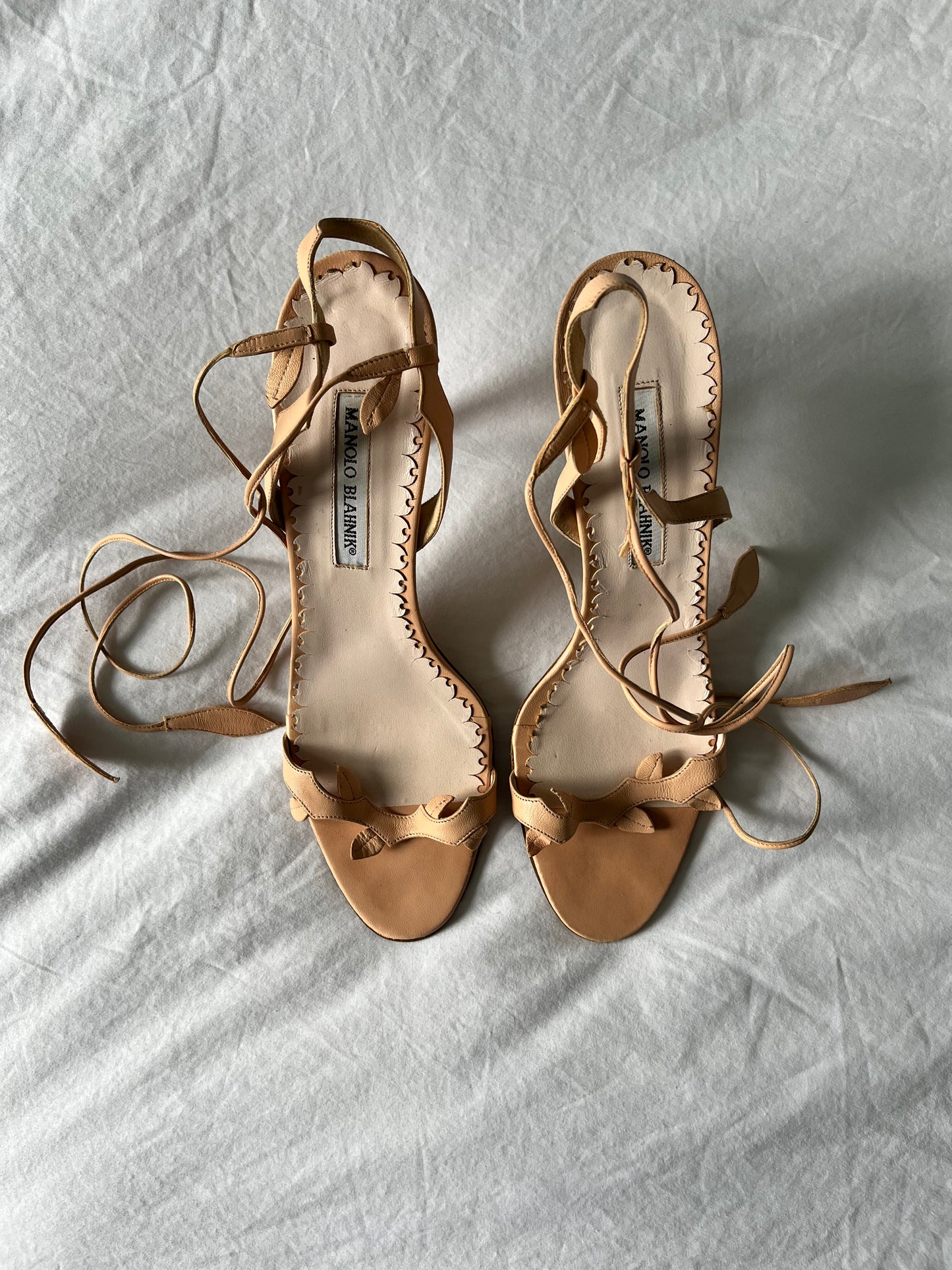 MANOLO BLAHNIK HEELS, 40