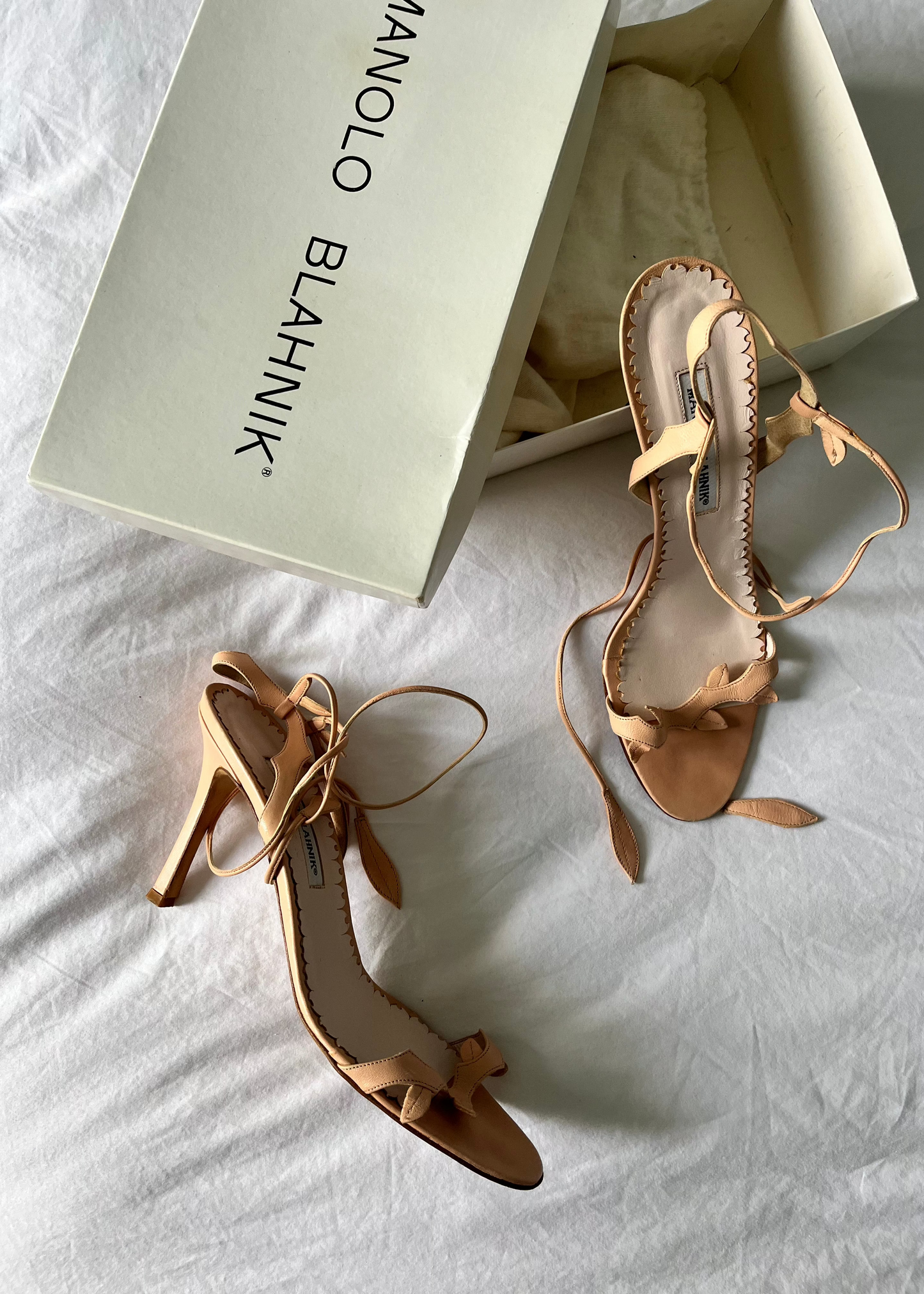 MANOLO BLAHNIK HEELS, 40