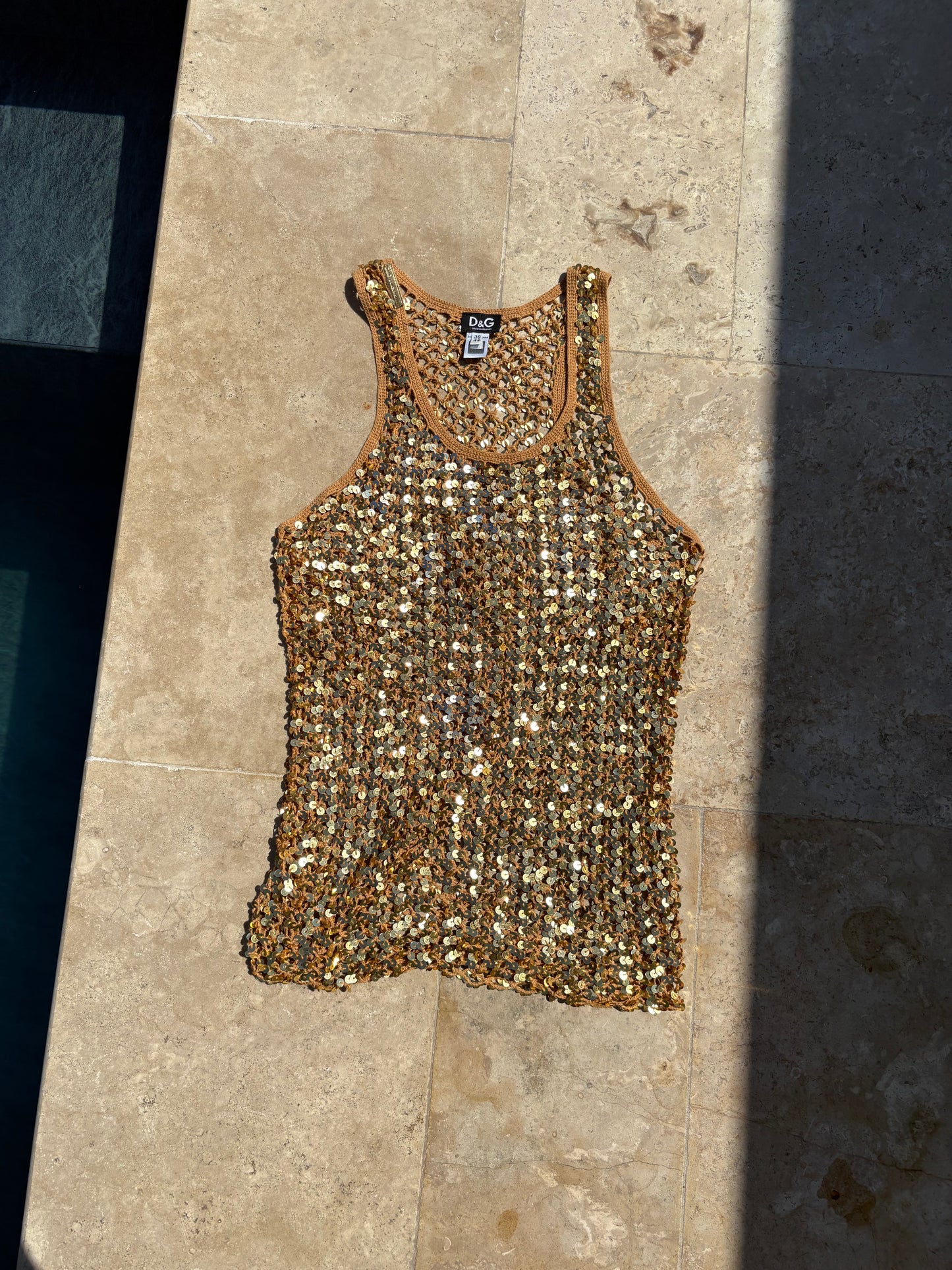 DOLCE & GABBANA TOP + HAT